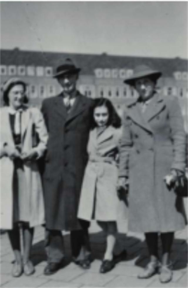 为躲避追捕拯救犹太孤儿,安妮为了躲避大屠杀躲在地下室