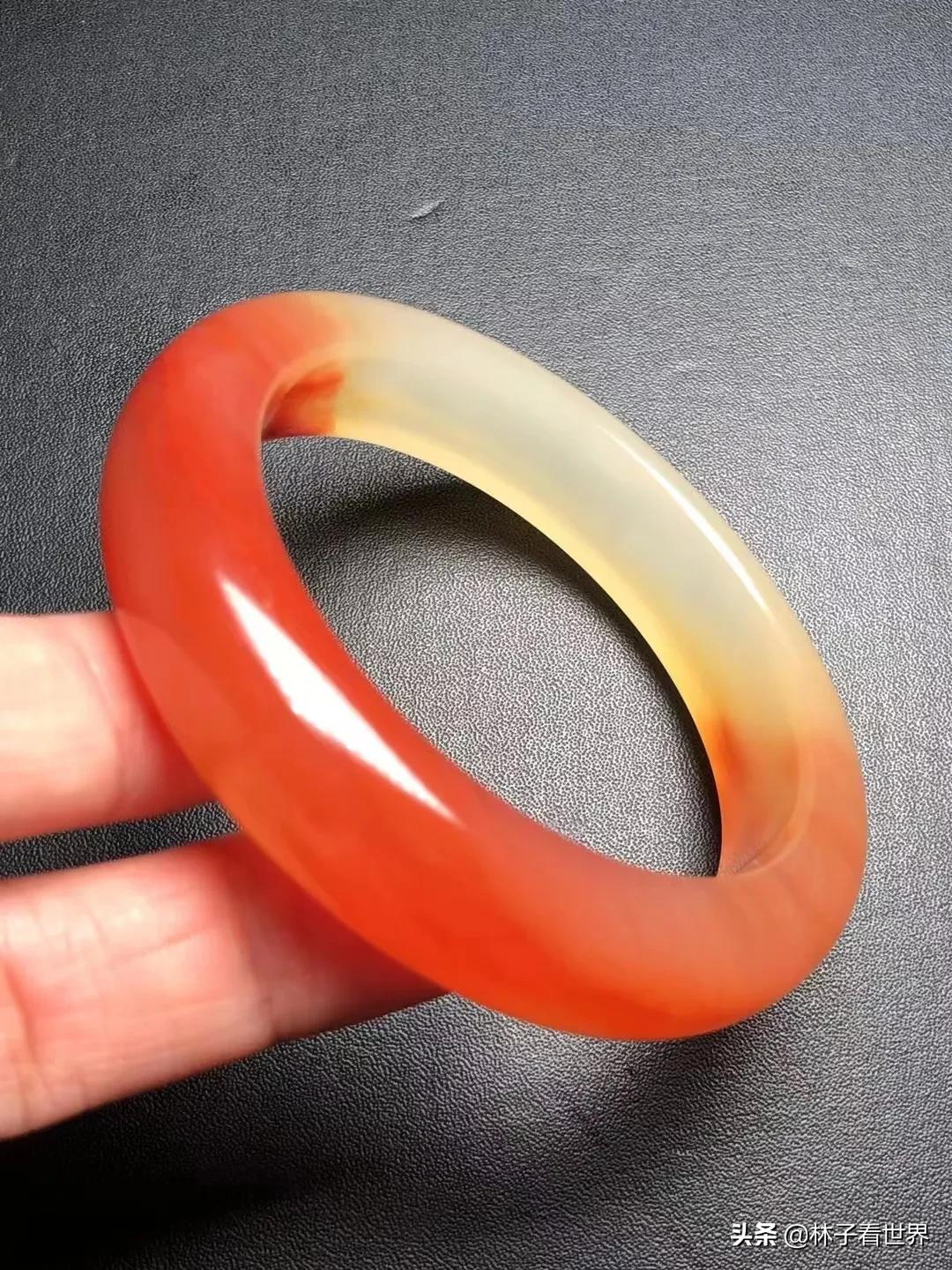 极品黄龙玉手镯图片欣赏,黄龙玉高颜值圆条手镯