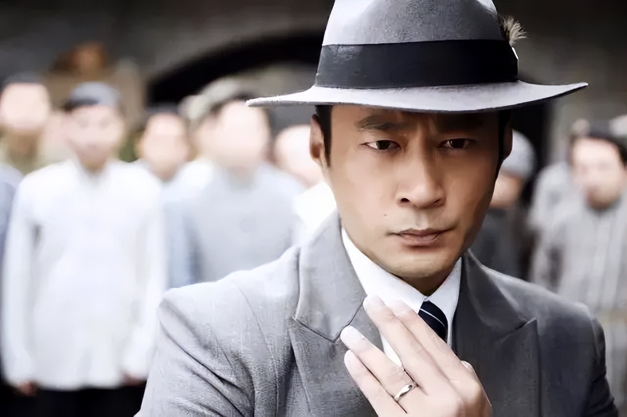 张志坚靳东王丽坤王志文,靳东王志文无间引热议