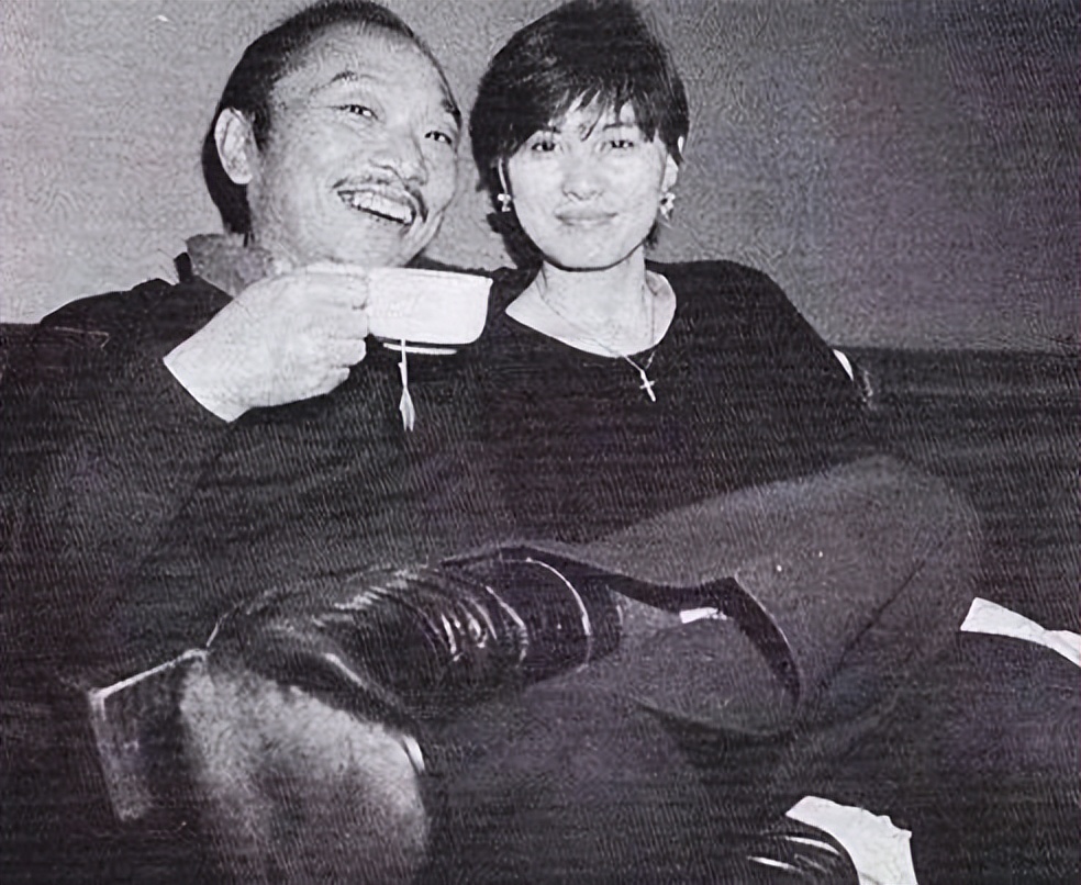 浪子古龙：是侠客也纵风流，爱酒，一生都离不开江湖、女人、酒