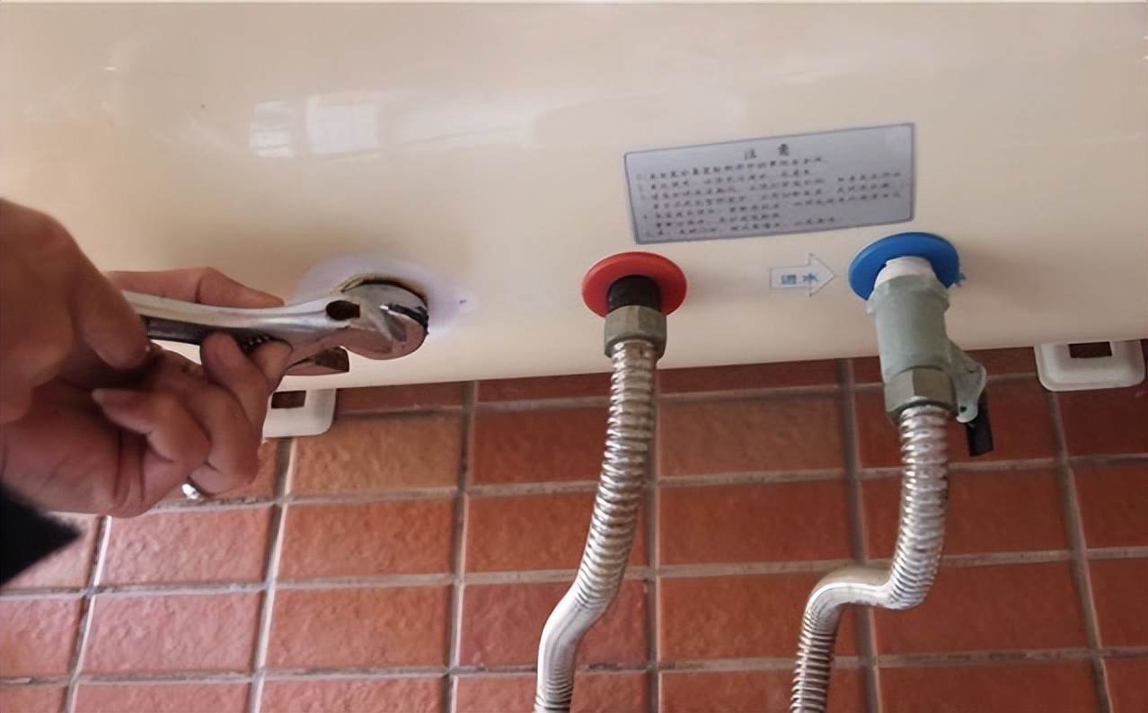 热水器维修不加热,电热水器热水管不出水是怎么回事