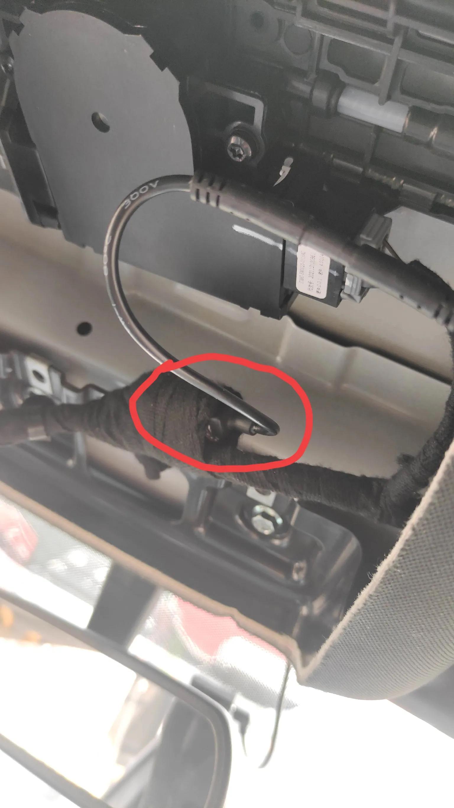 秦PlusDmi无损安装行车记录仪