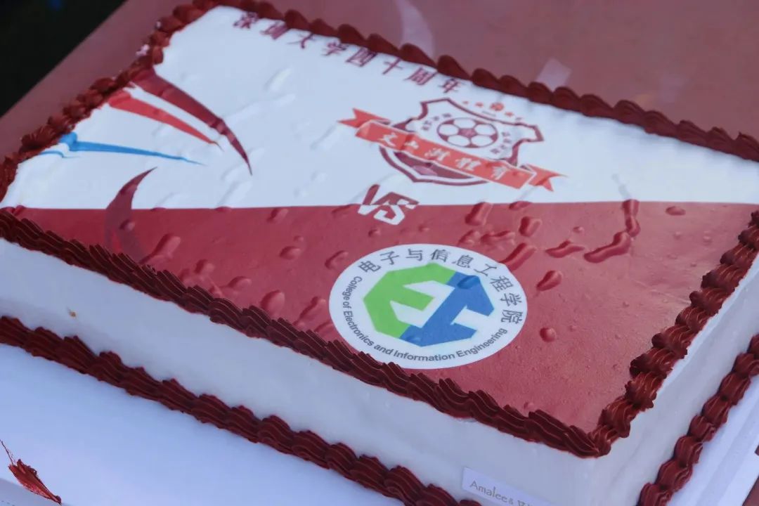 踢足球的学长,踢足球印象深刻的同学