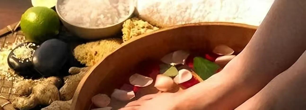 男子足疗店做spa被警方抓获,足疗店一个技师被抓