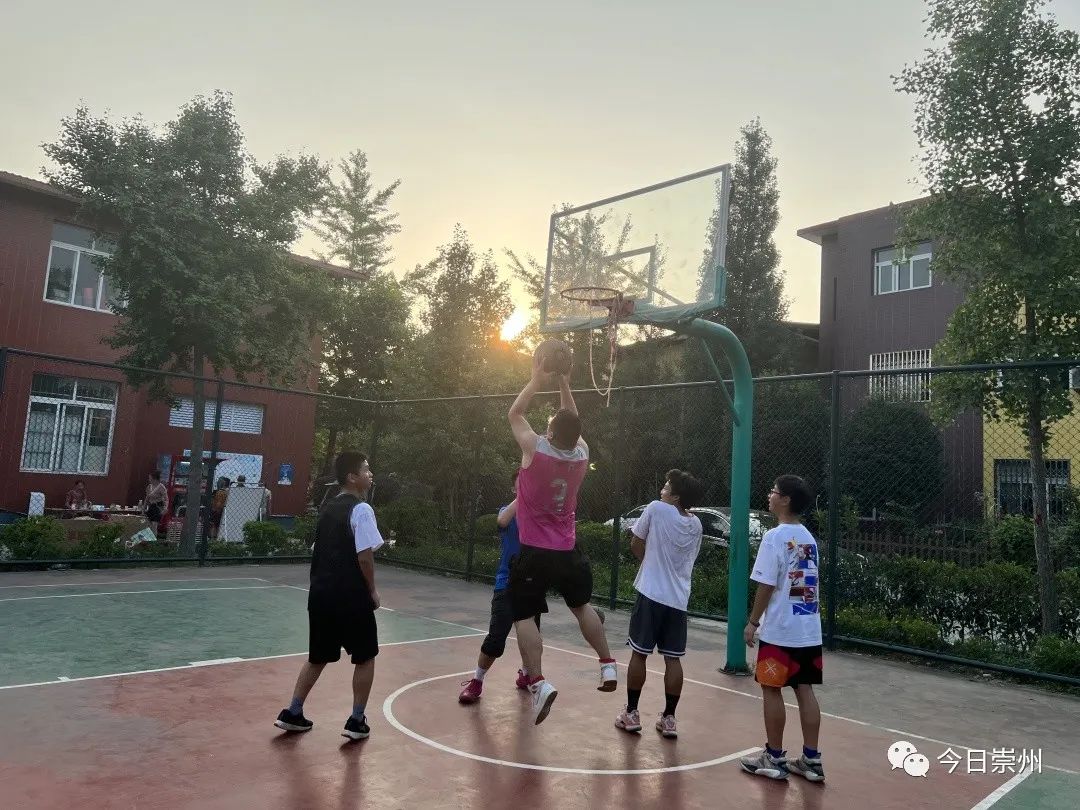 在家门口享受便民服务活动,市民健身广场优惠