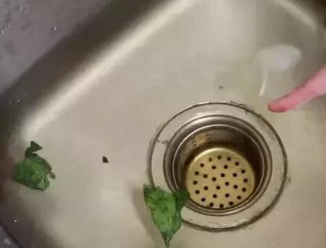 下水道堵塞自己怎么通,下水道堵了管道复杂怎么通