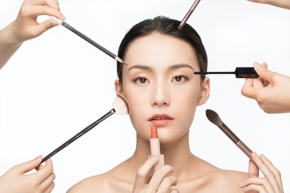 真正的时间管理大师!这款粉底霜真的可以冲