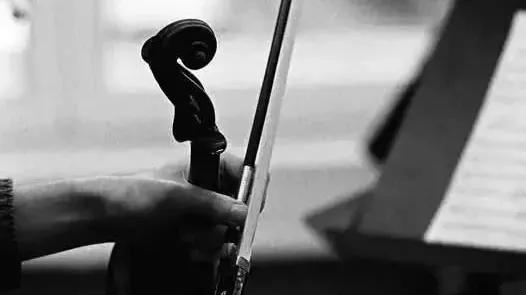 「好文分享」音乐能让我们在逆境中坚韧，也可以让人勇往直前