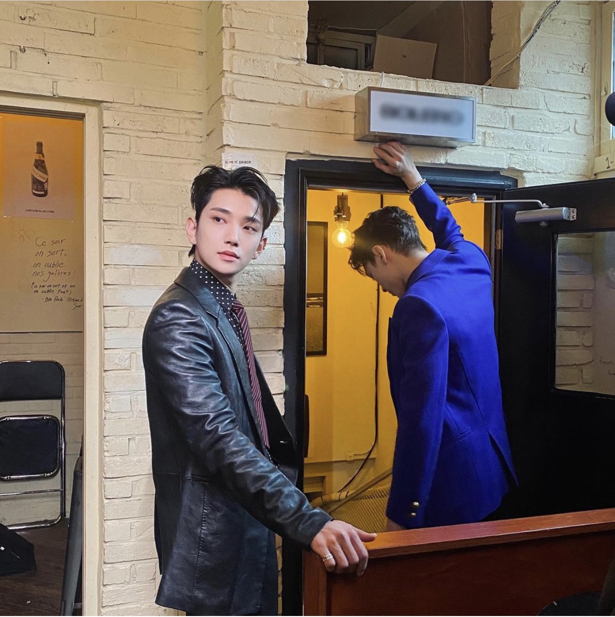 冬天内搭白色好还是黑色好,冬天内搭女2020高级感