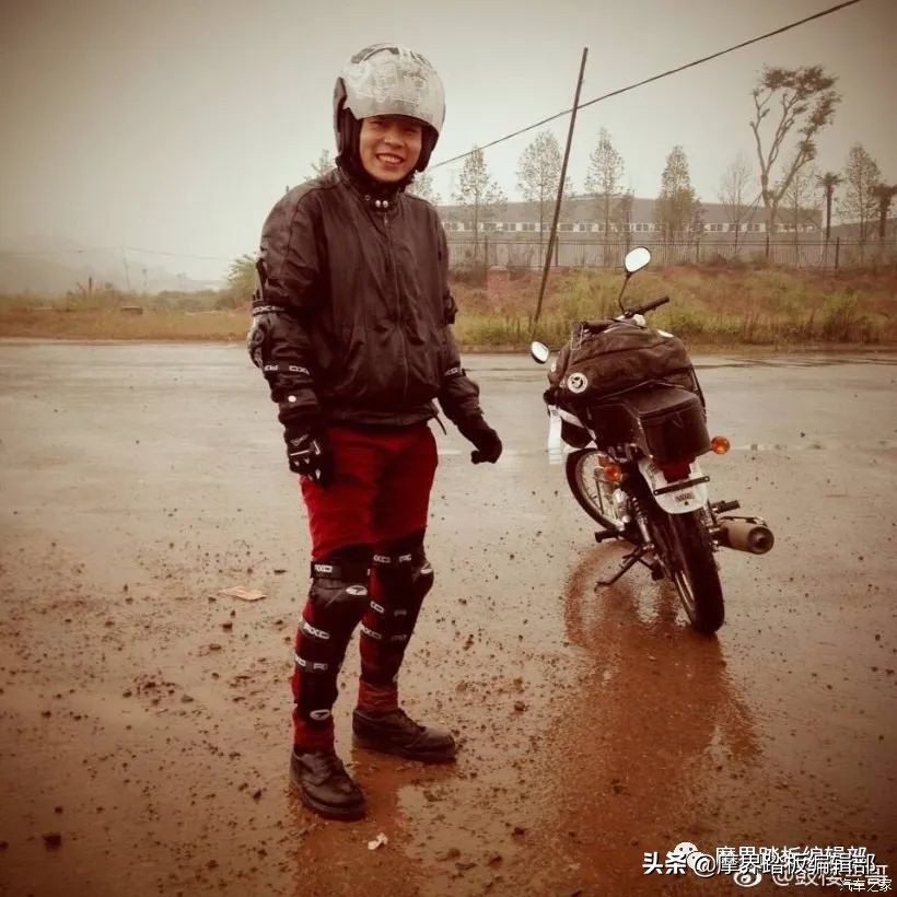 踏板女骑魔女桃子：从骑行单车后入坑标致姜戈150的*藏西**摩旅之行