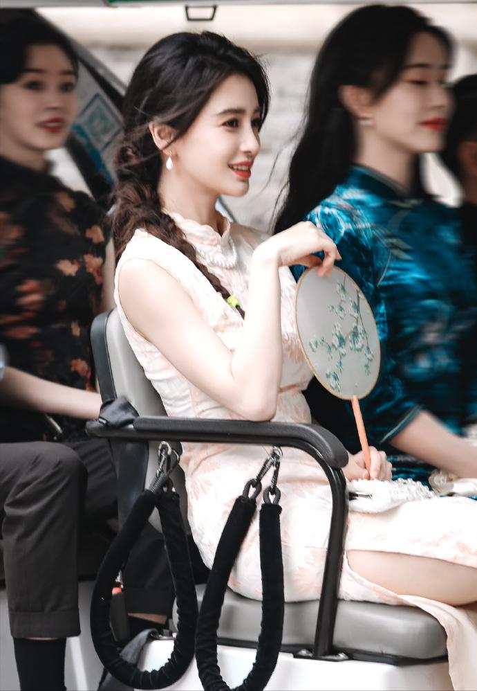 angelababy王牌对王牌旗袍,王牌对王牌angelababy穿旗袍