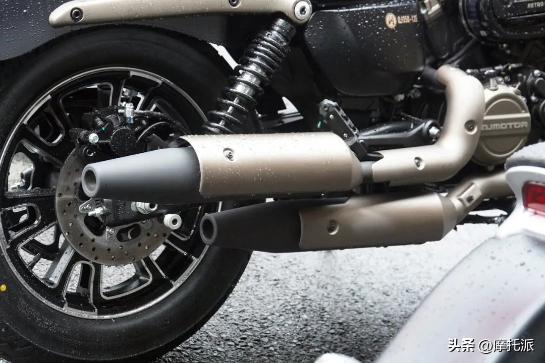 广州qjmotor赛350实车评测,qjmotor350圆灯版骑行感受