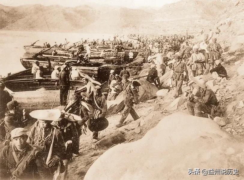 彭老总带八路军到山西，路边捡*器武**，还说火车能推，牛皮不要乱吹