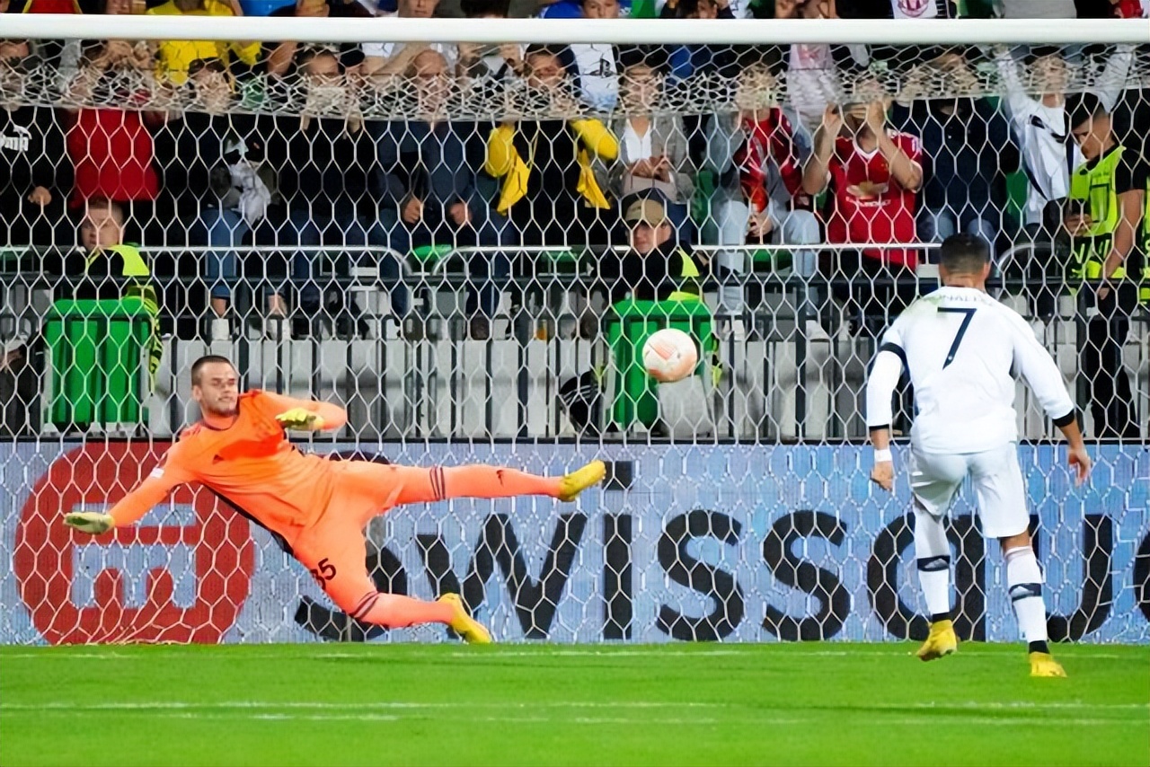 破荒可喜又可悲！C罗的最佳定位只能是“板凳匪徒”了？