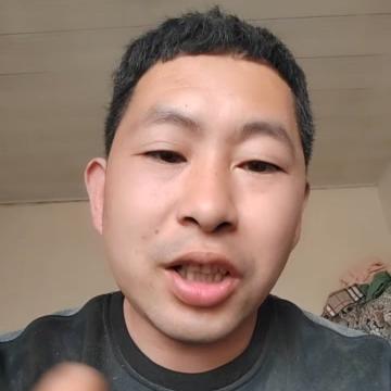 海航空姐飞机上推销商品,空姐飞机上推销40分钟产品引热议