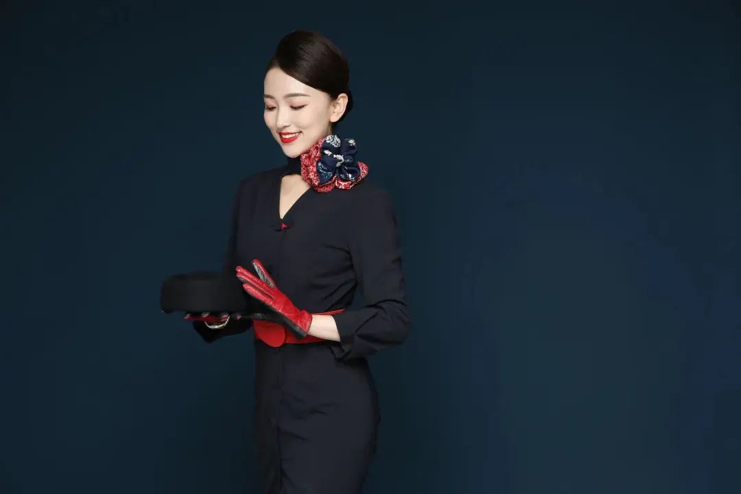 空姐做直播收入,空姐做抖音赚钱吗