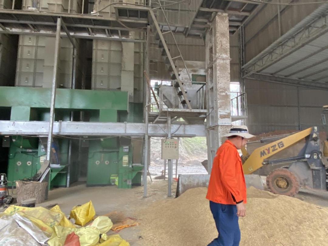 告别打工重回自产自销农村生活,告别家乡去打工挣钱回来过年