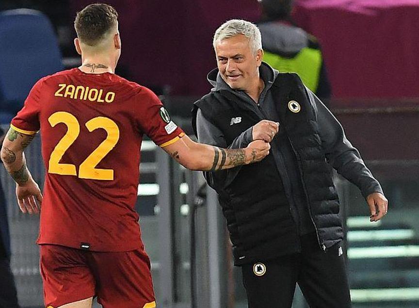 穆帅5次射门完整视频,穆帅冲进球场