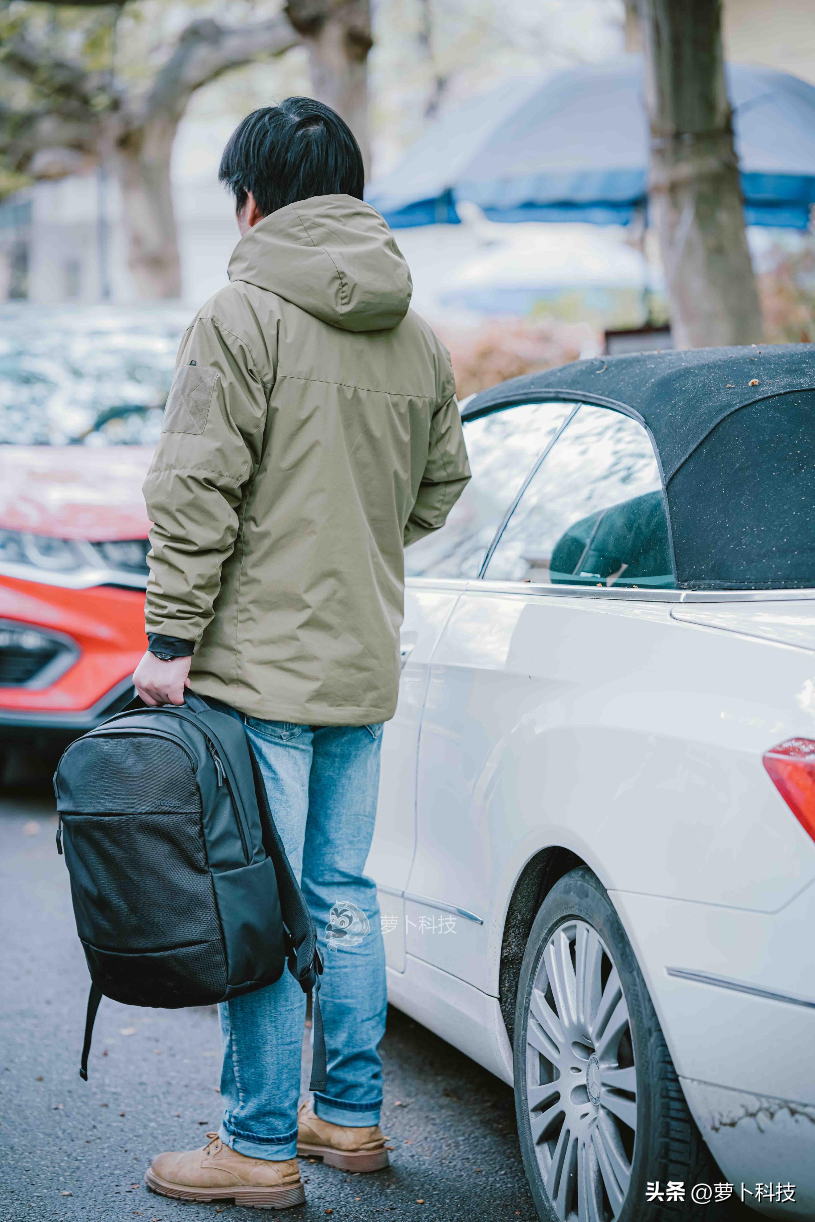 笔记本360°环绕保护,好看又能装,苹果合作品牌INCASE背包评测