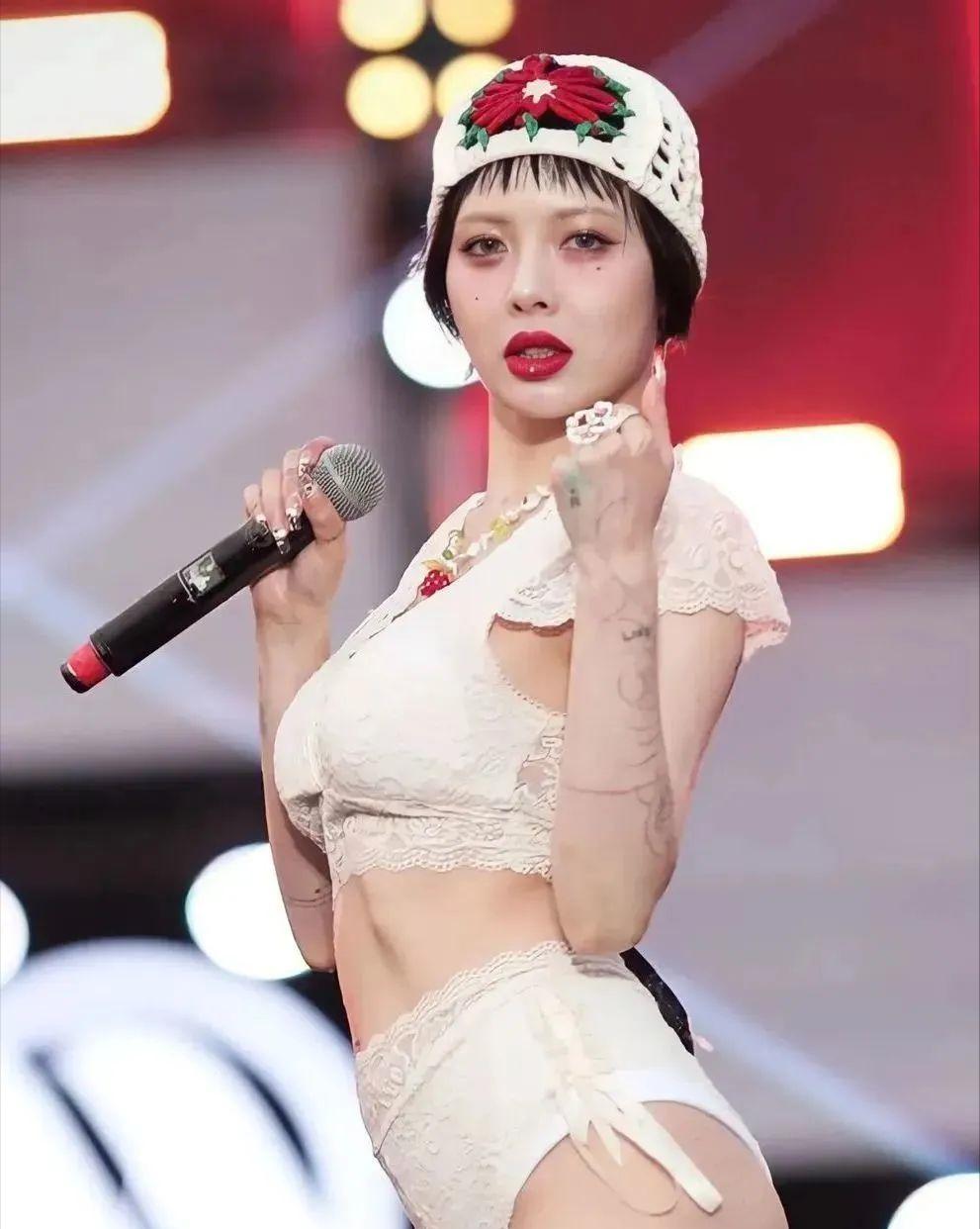 韩国女明星jennie穿衣,韩国女星jennie私服