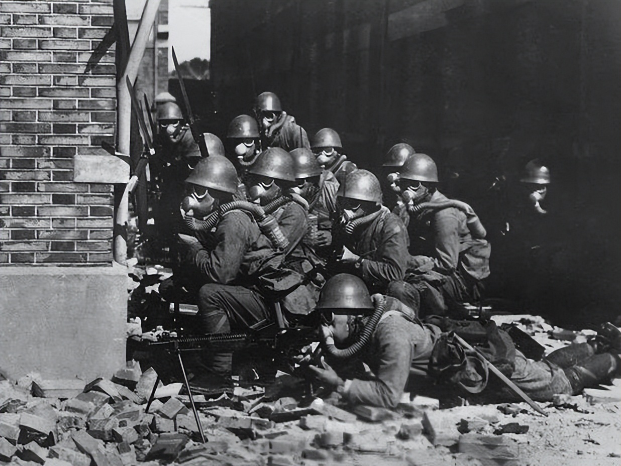 恶魔的*器武**—二战日本化学毒气