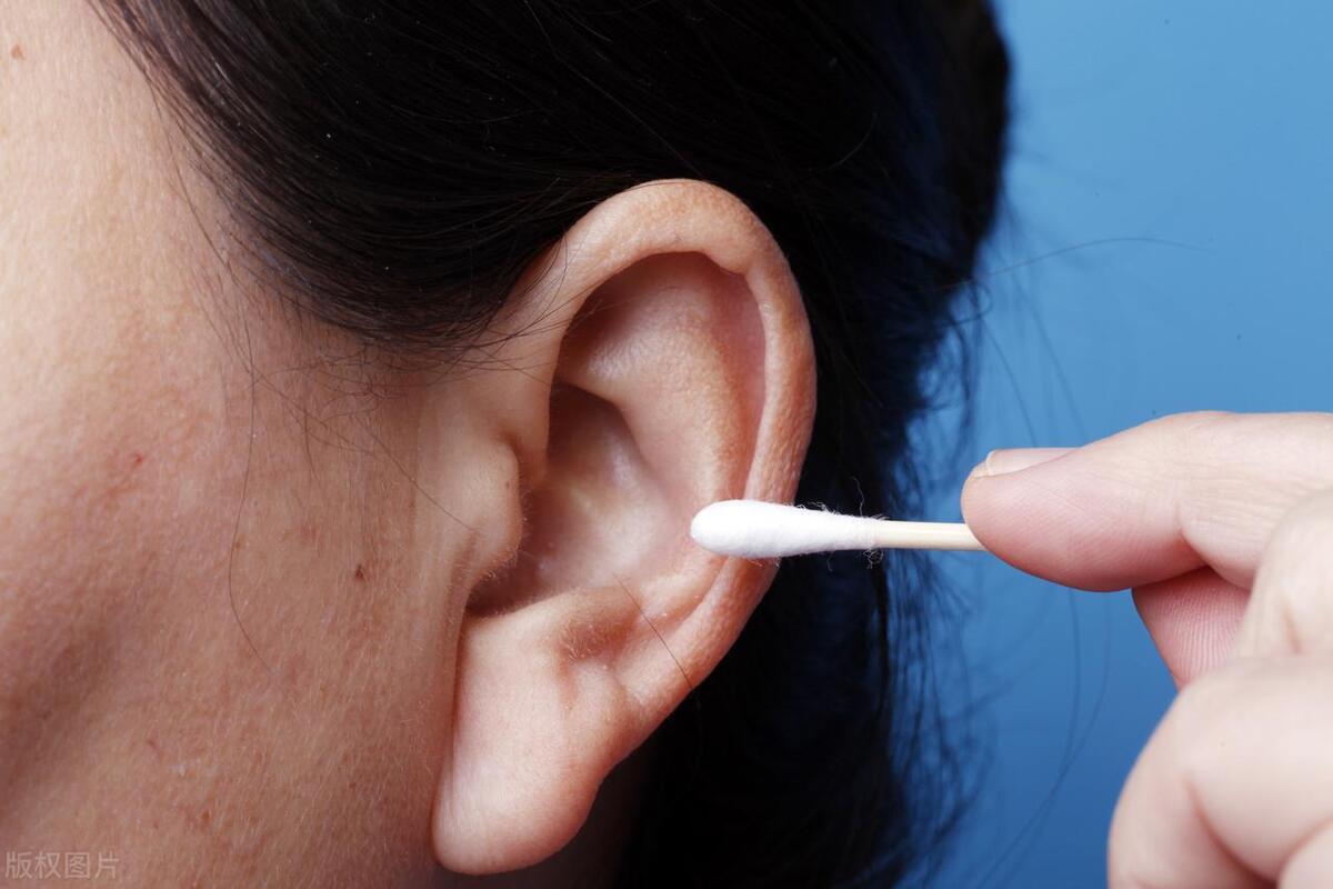 医生给人掏耳朵,医生掏耳朵的危害