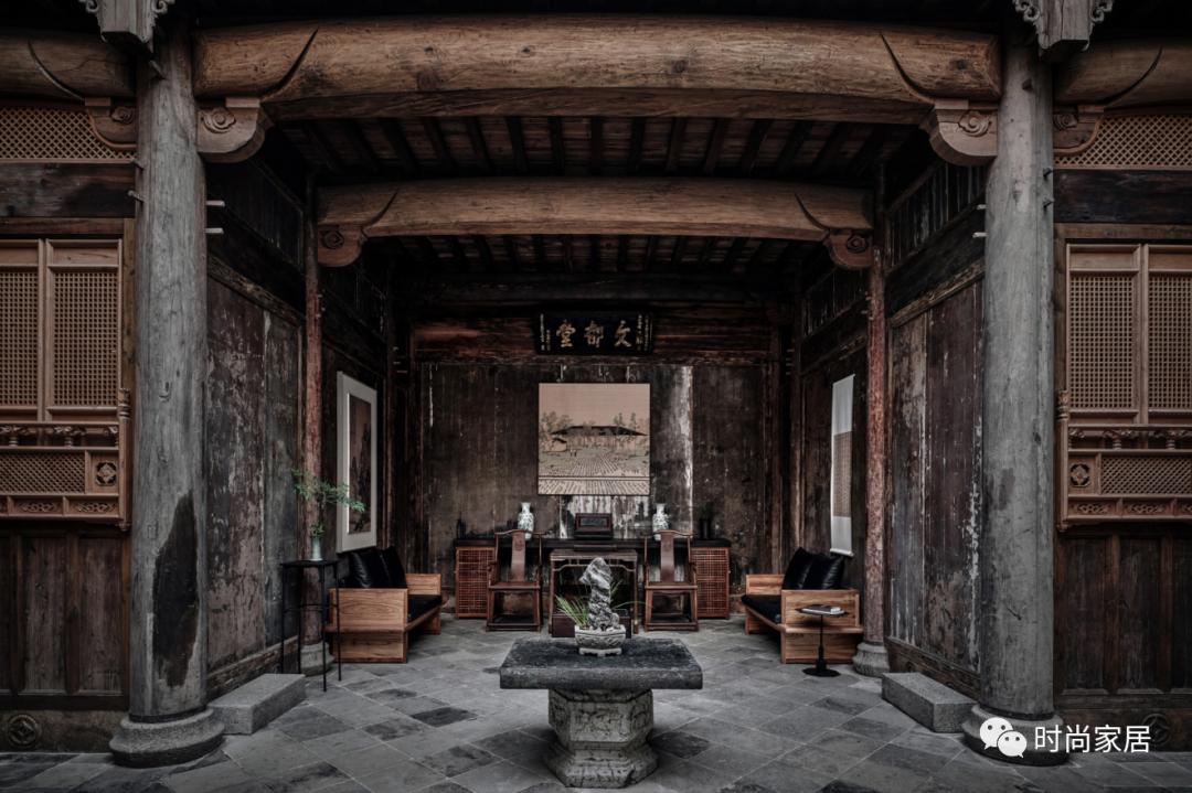 明代老建筑,他买下了一座废弃很久的古宅