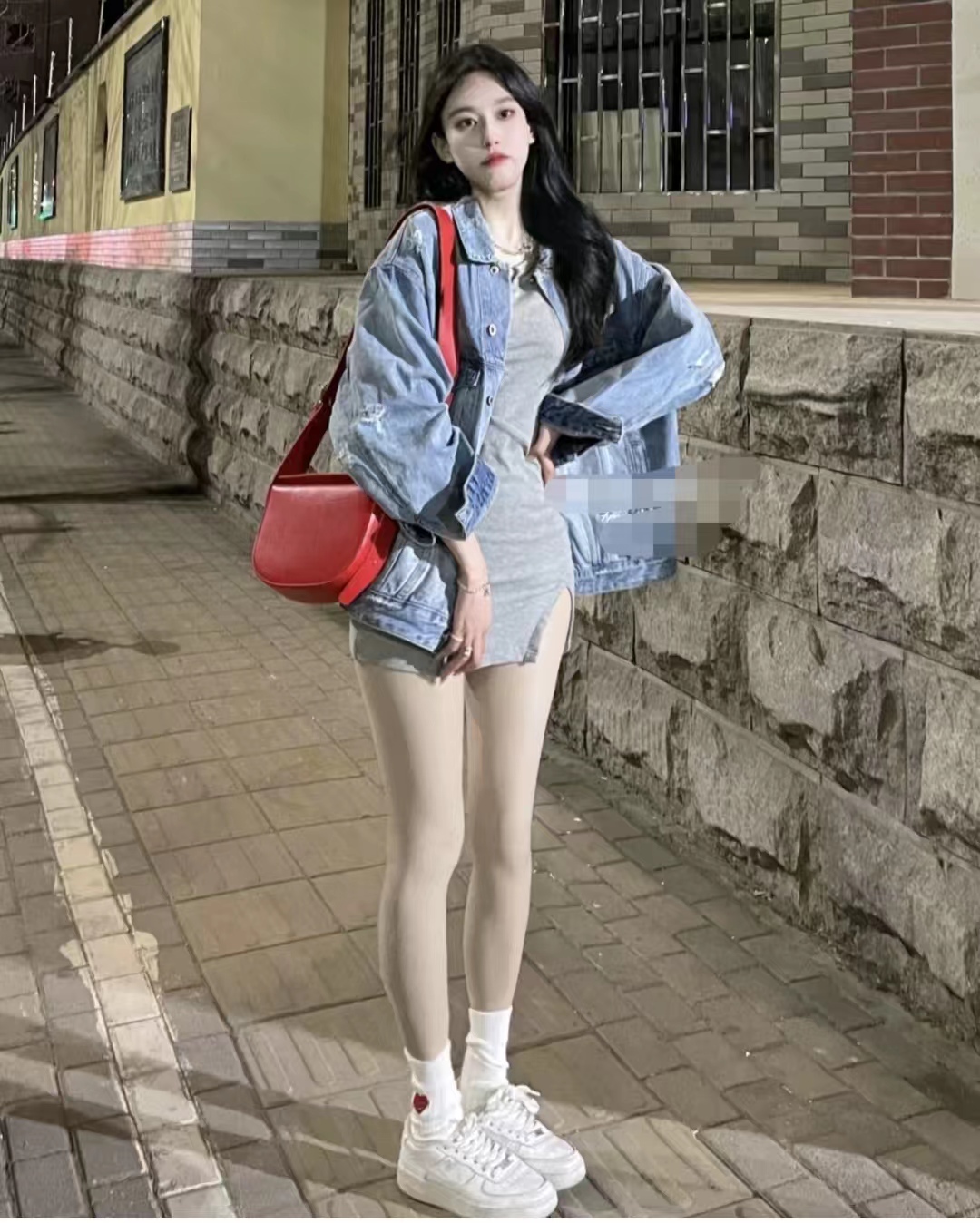 牛仔外套的最佳搭配小版型,牛仔外套怎么穿好看又时尚