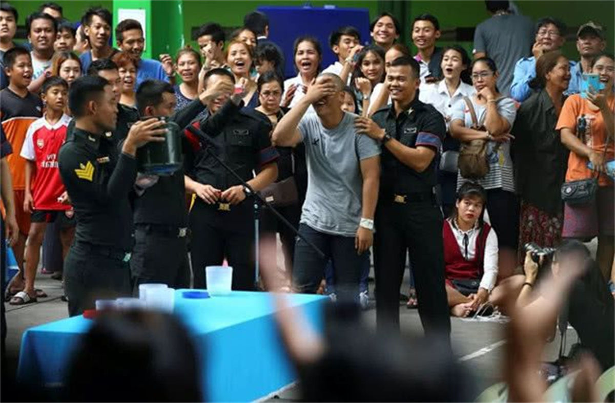 宁做人妖也不愿服兵役，征兵现场吓昏厥，泰国人为何如此抗拒当兵