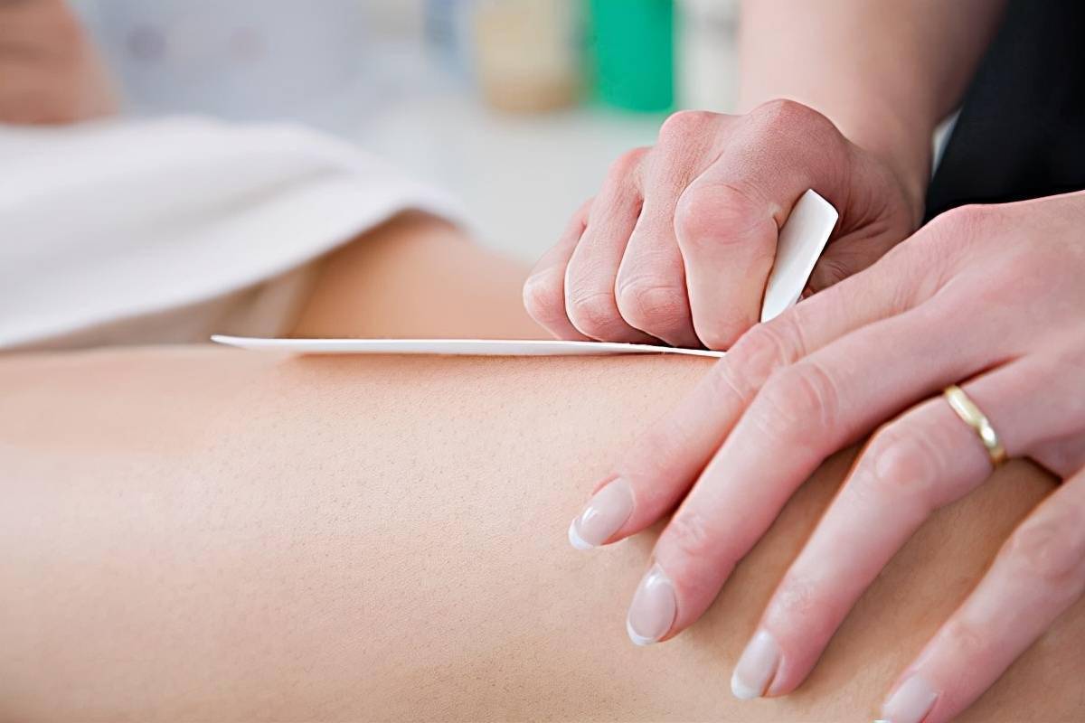 好奇发型怎么理的,头发自然卷毛怎么自己长直发