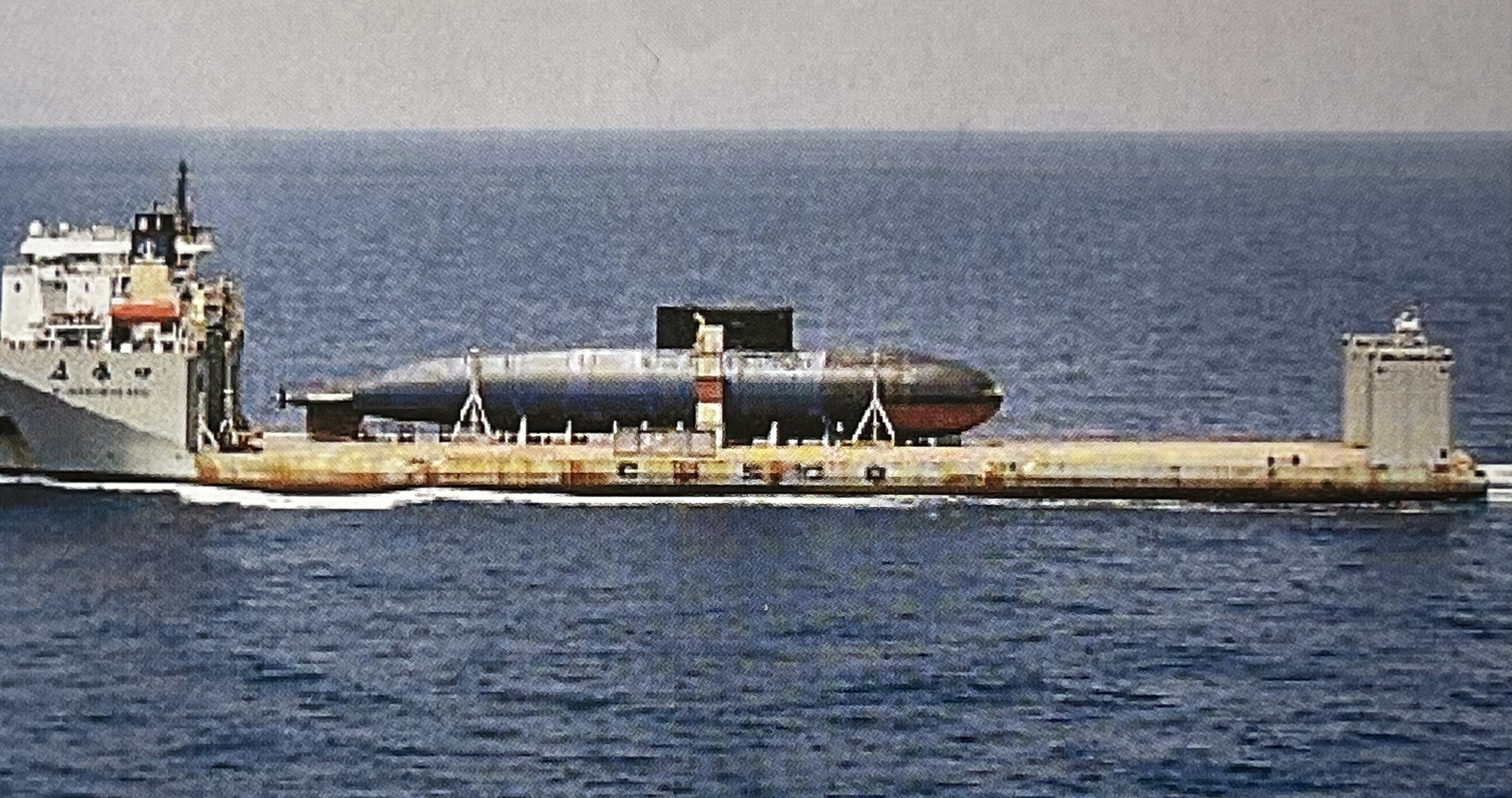 中国基洛级潜艇用什么导弹,基洛级潜艇半潜船