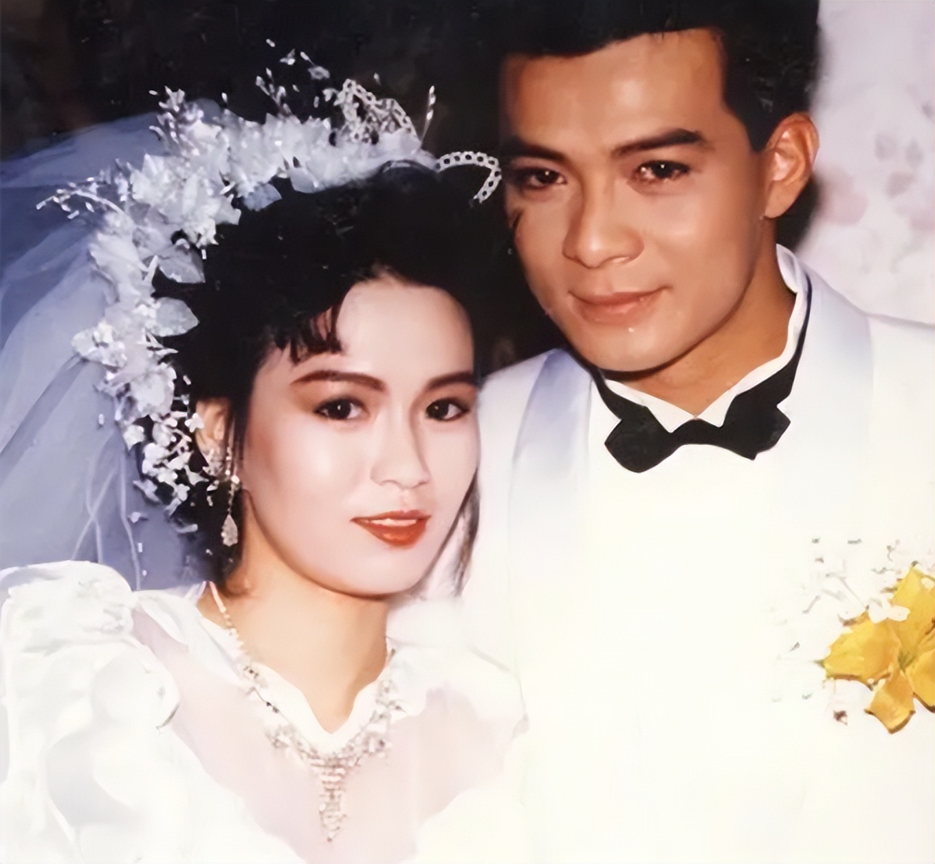 黄日华年轻时最新消息,黄日华年轻帅照