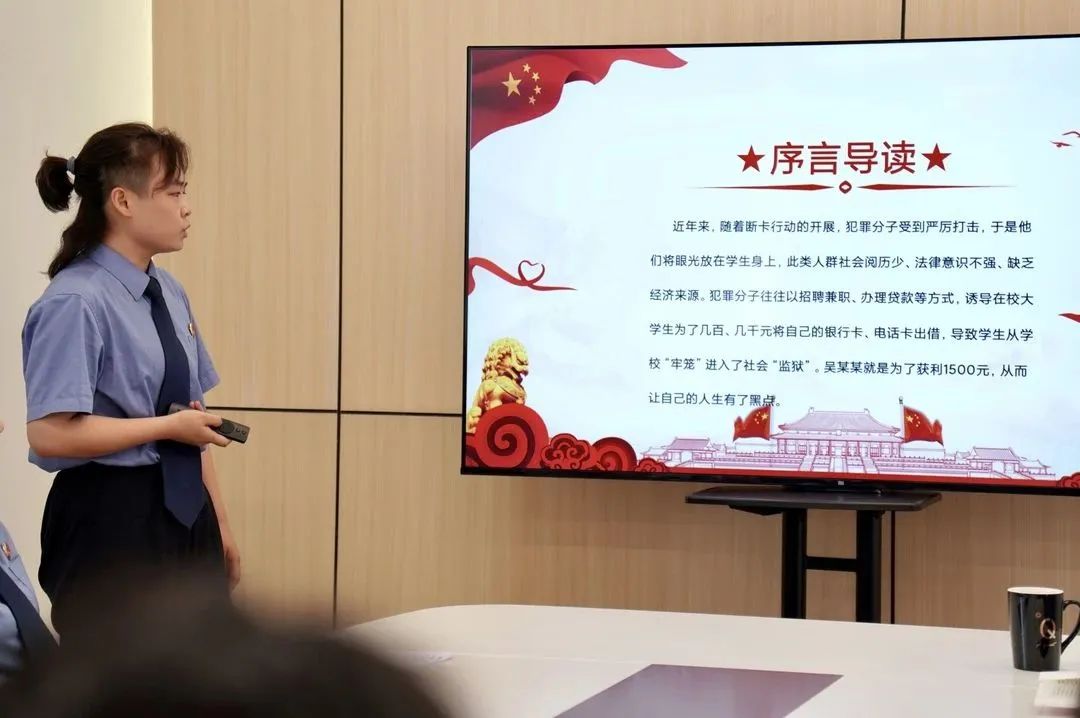 黑老大和小弟对立,黑老大和小弟谈生意