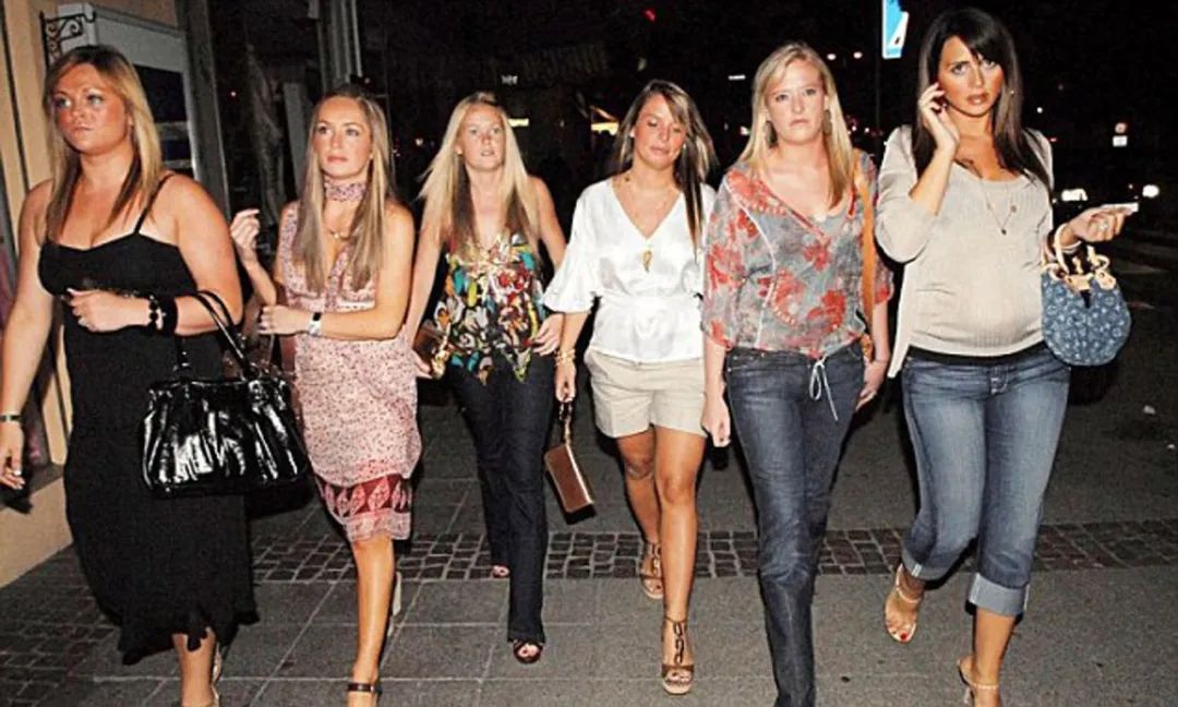 ins泄密,聊聊活色生香球星太太团恩怨情仇…