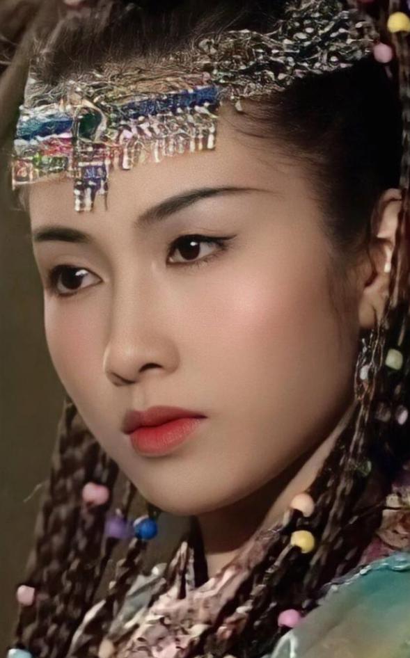 从五官怎么看出女人富贵相,女人五官富贵的表现