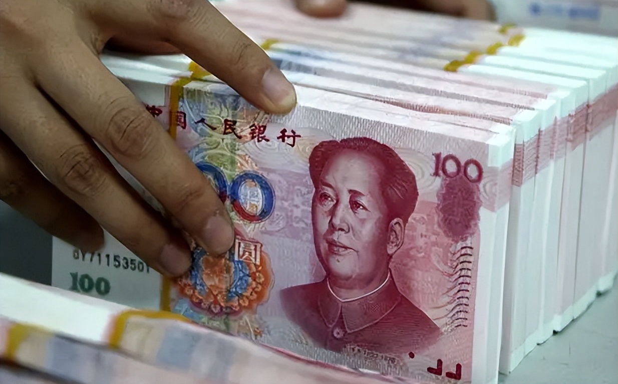 女子向微信300人借钱,河南一女孩发朋友圈借钱