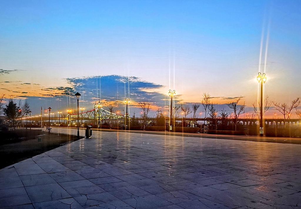 顾乡屯遗址,顾乡屯火车站