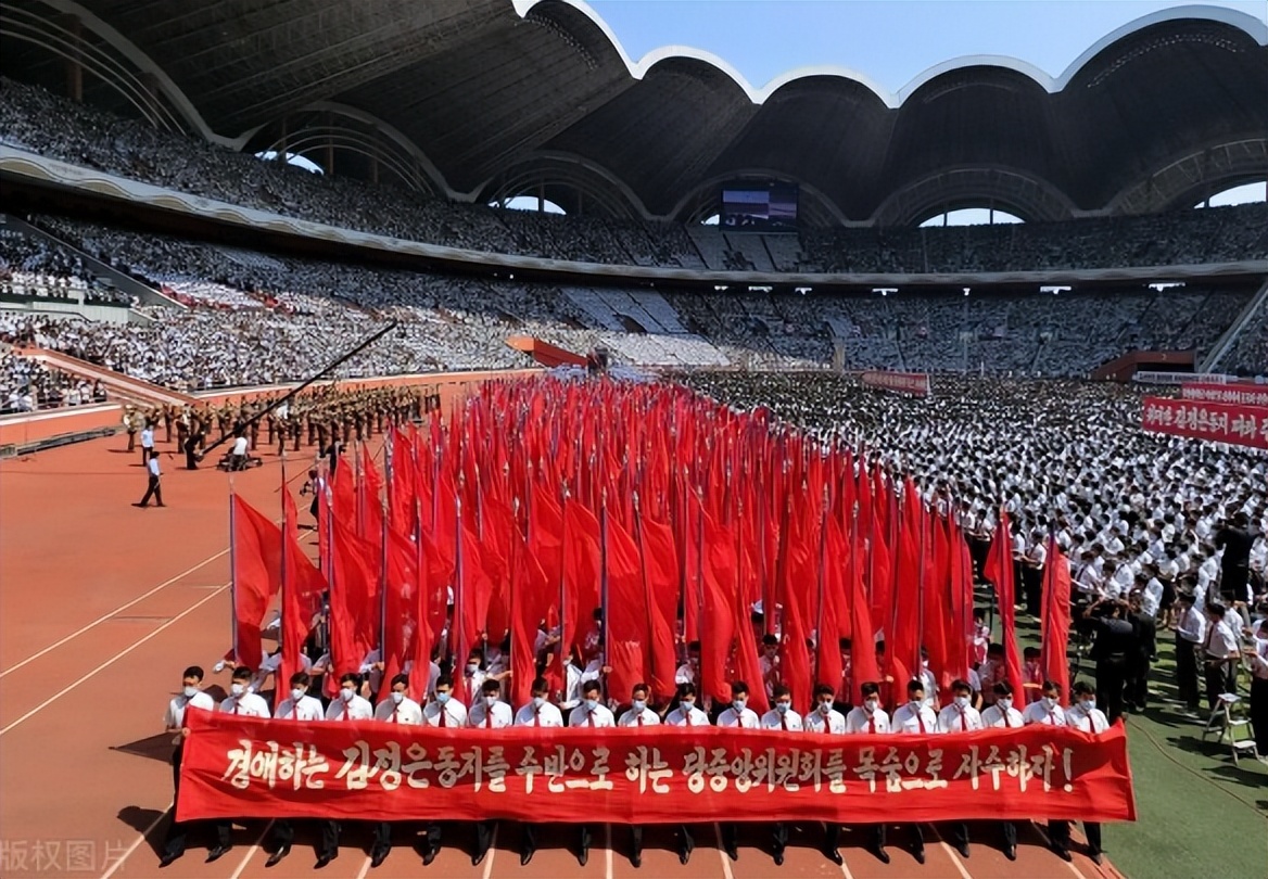 7月10日，美国投降！中国送上“大礼”，美专家：我们赶不上中国