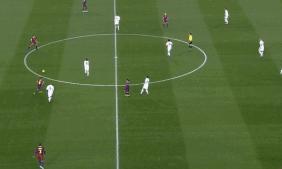 足球运动状态切换,足球的运动是旋转还是平移