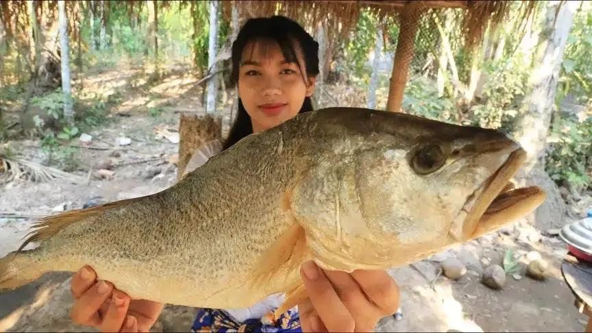 一个视频赚10w,一个小伙凭借一条视频赚几亿