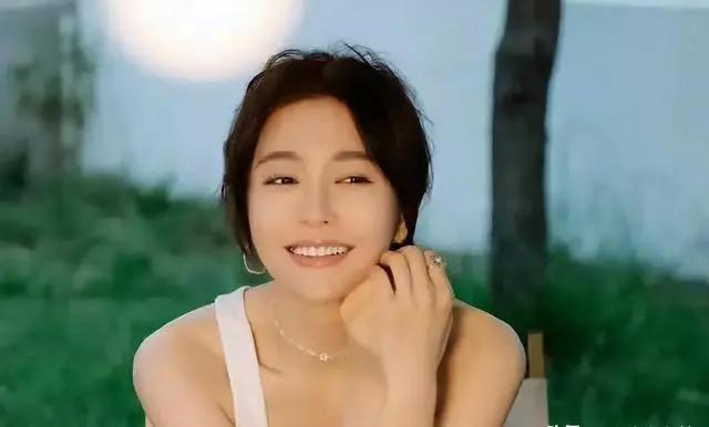 被占便宜的这6位女星,有人当场扇耳光还击,有人却指责网友心脏