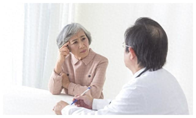 46岁离异女与男人相亲,男子:都快绝经了,娶你让我给你养老吗?