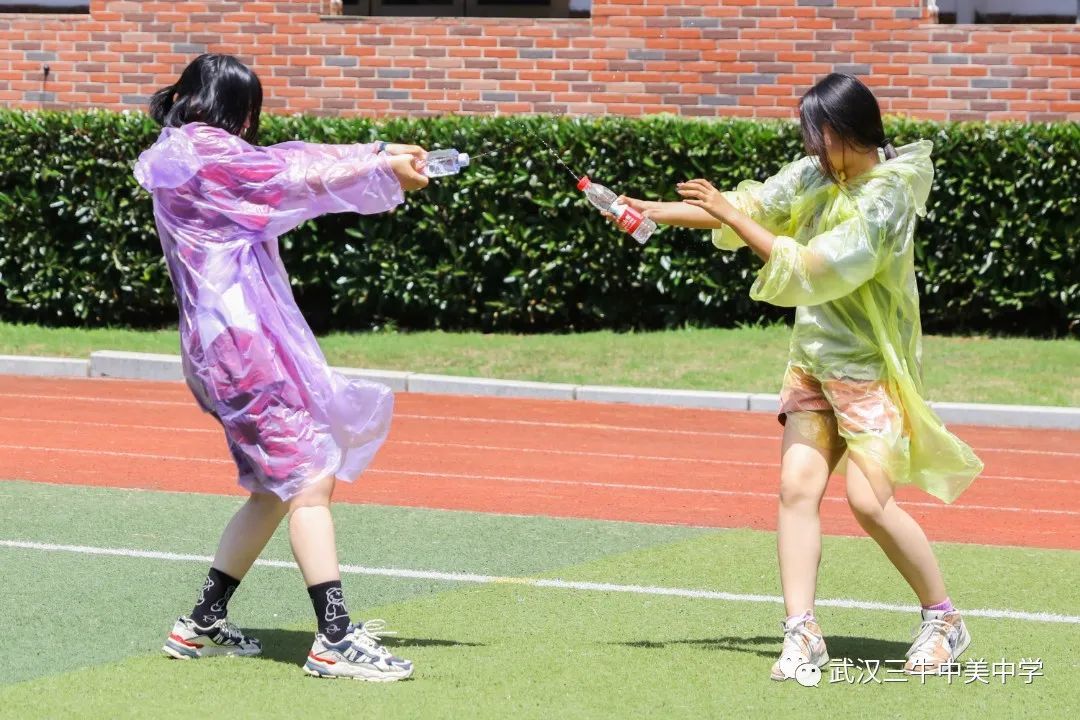 记录毕业典礼的快乐时光,学校毕业典礼上的那些事