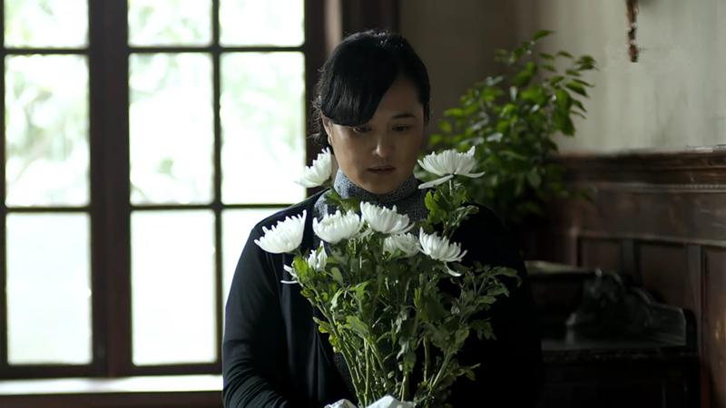 父母爱情江德福告诉安杰终于结婚,父母爱情江德福给安杰送花