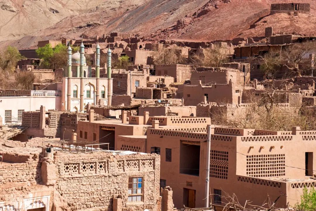 这条惊艳奇绝的公路,行走在天山脊梁上的最美景观公路