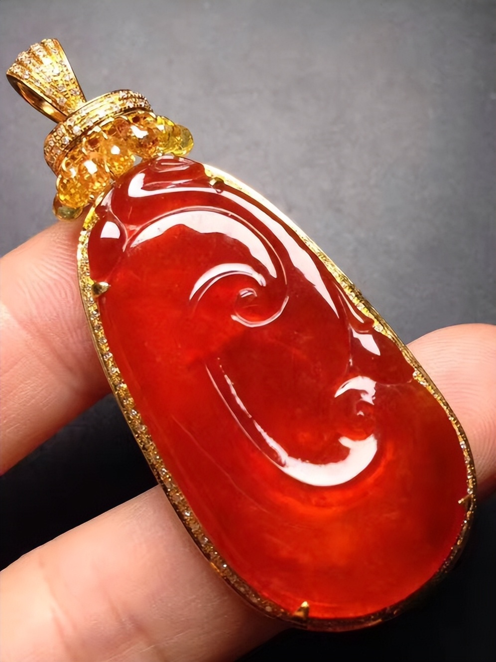 新手购买翡翠的七大注意事项,国首地矿珠宝检测中心