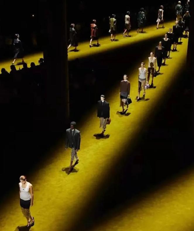 三个技巧快速提高审美,prada的24年秋冬成衣秀