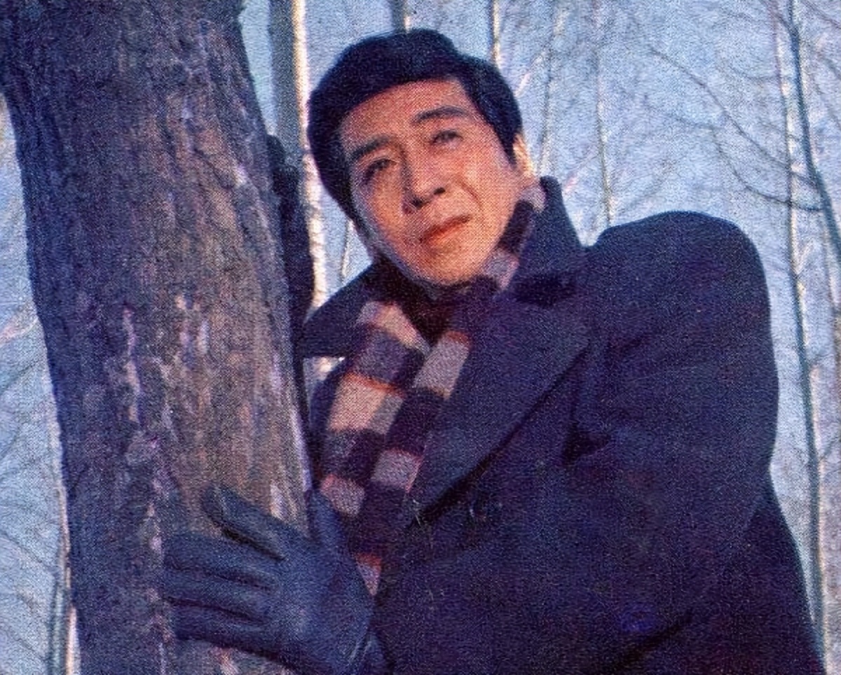 昔日男星康泰才华横溢心地善良人见人爱的银幕帅哥一生太不容易了