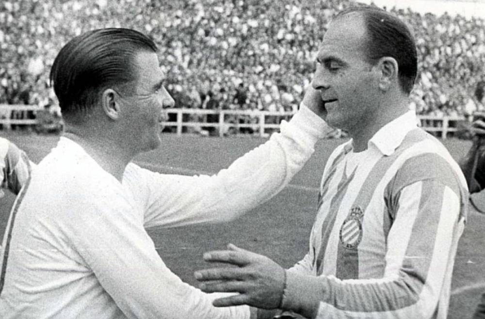 足坛公认的历史地位,足坛历史地位排名谁评判的