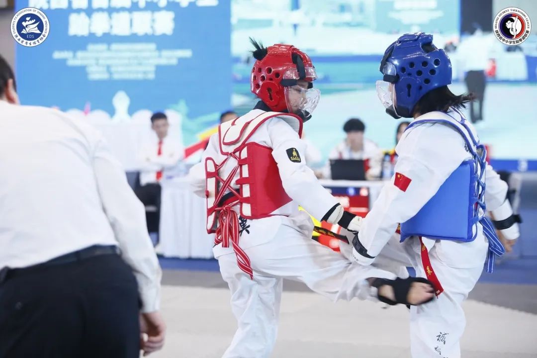 跆拳道小孩夺冠喜报,跆拳道馆比赛获奖喜报模板